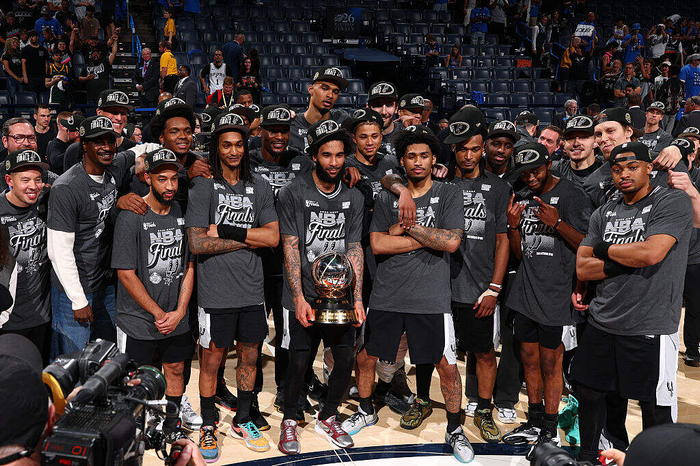 开云体育下载网址-现在，未来已来！马刺杀进总决赛的建队之道|NBA|总冠军|福克斯|圣安东尼奥马刺队|格雷格-波波维奇_新浪体育_新浪新闻